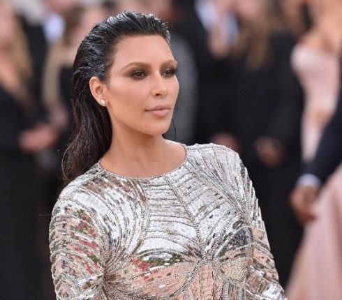 Kim Kardashian: Στο εξώφυλλο του Forbes σαν super επιχειρηματίας!