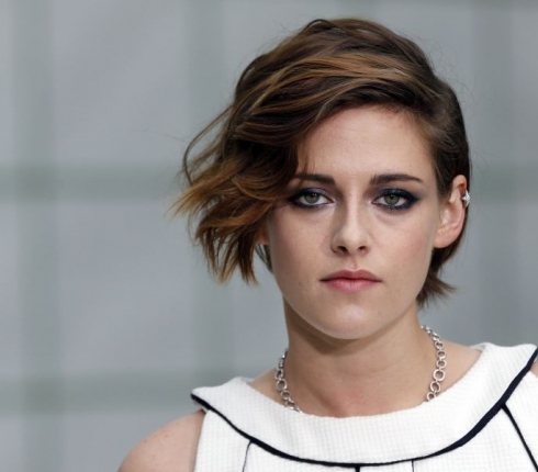 H Kristen Stewart «έφαγε» τη γυναίκα της Cara Delevingne!