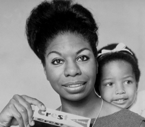 Lisa Simone: Η μάνα μου η Nina Simone ήταν ένα τέρας!