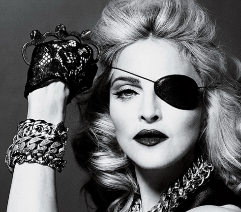 Δεν σταματάει κανείς τη Madonna! Οι sexy selfie της στο Instagram