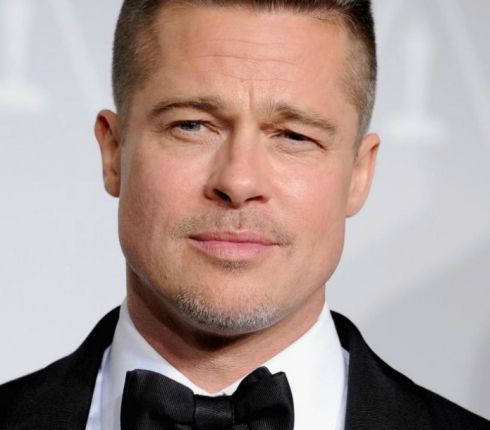 Brad Pitt: Πόσο κούκλος πια; Δες τον με μποξεράκι πριν γίνει διάσημος!