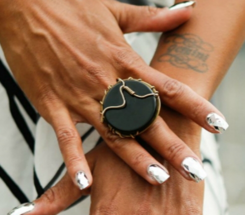 Mirror nails : Η νέα τάση στα νύχια ! 