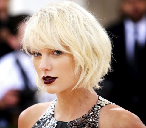 Αυτός είναι έρωτας! Η Taylor Swift κάνει δώρο τον ρόλο του James Bond στον Tom Hiddleston