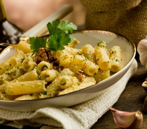 Τι θα φτιάξεις σήμερα; Pasta με αρακά, καλαμπόκι και χυμό ντομάτας!