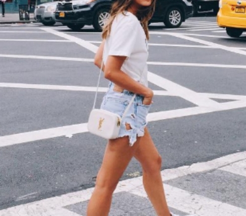 Street style: H Alexandra Pereira σου προτείνει sporty-chic look για κάθε μέρα