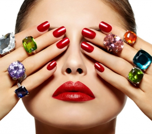 Nail experts: Δώσε τέλος στα νύχια που σπάνε 