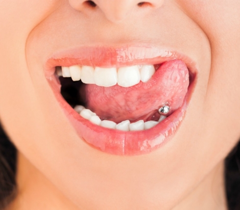 Τι έχουν βαρεθεί πια να ακούν τα κορίτσια με piercing
