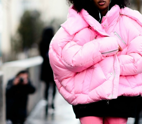 Γίνε Βασίλισσα του street style φορώντας puffy μπουφάν 