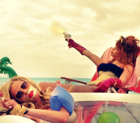 Το νέο videoclip της Rihanna κυκλοφόρησε κι είναι ό,τι καλύτερο έχουμε δει τελευταία
