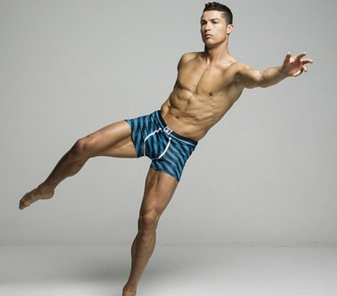 Christiano Ronaldo: Είδαμε τις αρετουσάριστες φωτογραφίες του και πάθαμε πλάκα