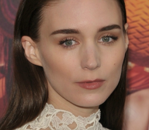 Φωτοσκίαση: Για να πετύχεις τις γωνίες της Rooney Mara δοκίμασε αυτά τα bronzer