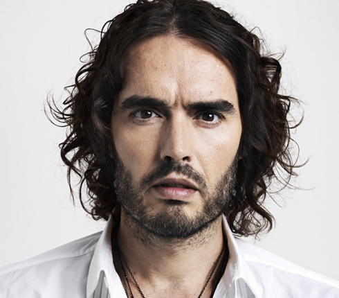 Κι όμως είναι αλήθεια! Ο Russell Brand σχολιάζει σε βίντεο τον Αλέξη… Ζίπρας και τις εκλογές