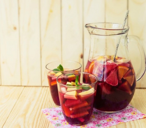 Φθινοπώριασε! Φτιάξε σπιτική sangria και κάλεσε τις φίλες σου