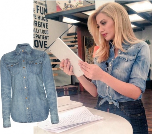 Πώς να φορέσεις denim πουκάμισα όπως η Κωνσταντίνα Σπυροπόυλου