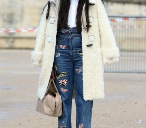 Street style : Η fashion blogger Susie Lau σου δείχνει πως να φορέσεις την τζιν σαλοπέτα το φθινόπωρο