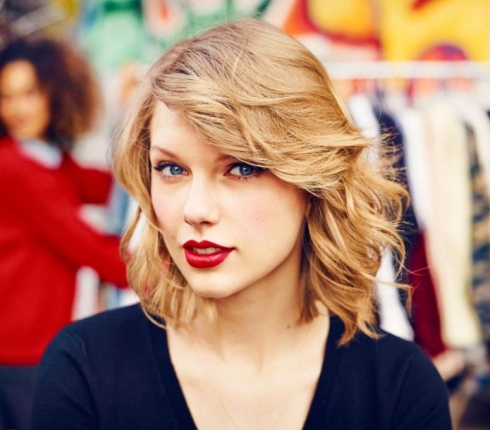 Taylor Swift : Την κατηγορούν για ρατσισμό στο νέο της video clip!