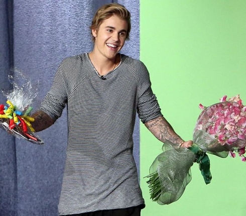 O Justin Bieber μεταμορφώθηκε: Έγινε ευγενικός!