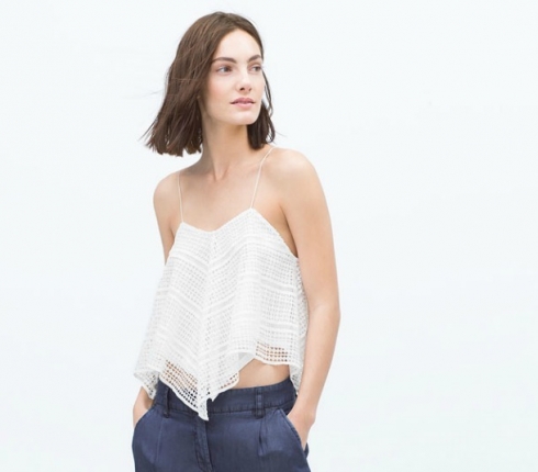 Casual chic : 15 βραδινά τοπ που μπορείς να φορέσεις με τζιν