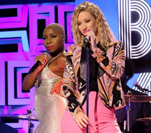 H Iggy Azalea και τα... εκρηκτικά οπίσθια της!