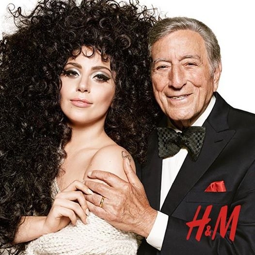 Lady Gaga και Tony Bennett πρωταγωνιστούν στην χριστουγεννιάτικη καμπάνια των H&M! (Photos) Lady Gaga και Tony Bennett πρωταγωνιστούν στην χριστουγεννιάτικη καμπάνια των H&M! (Photos)