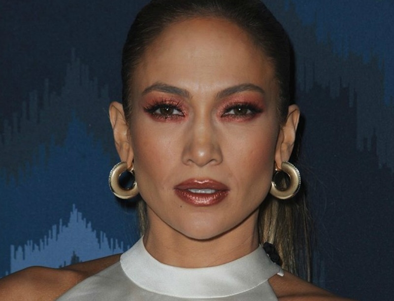 Ταίριαξε το μακιγιάζ με τα ρούχα σου όπως η Jennifer Lopez Ταίριαξε το μακιγιάζ με τα ρούχα σου όπως η Jennifer Lopez