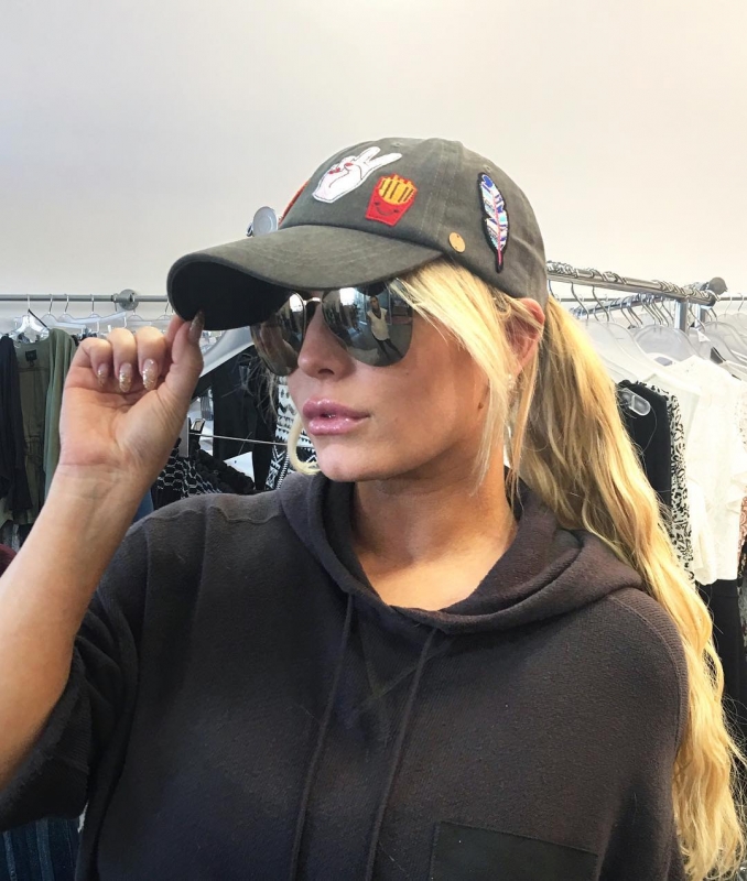 Γέννησε η Jessica Simpson Γέννησε η Jessica Simpson