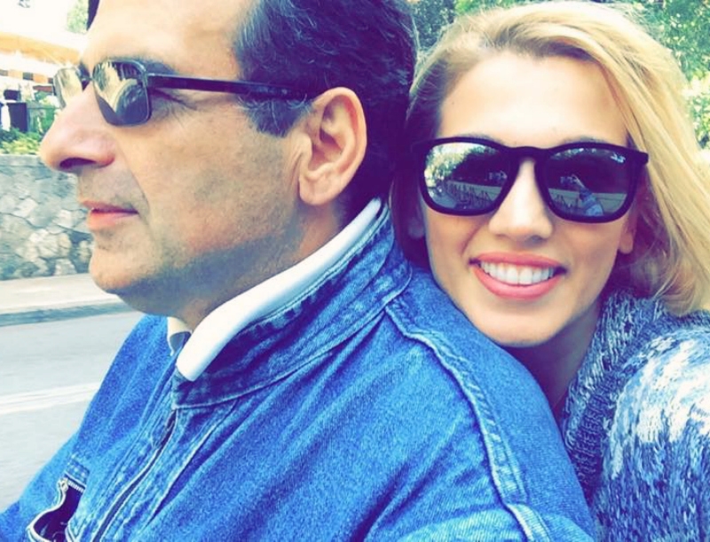 Εasy rider η Σπυροπούλου! Τραβάει selfie πάνω στο μηχανάκι με τον μπαμπά της Εasy rider η Σπυροπούλου! Τραβάει selfie πάνω στο μηχανάκι με τον μπαμπά της