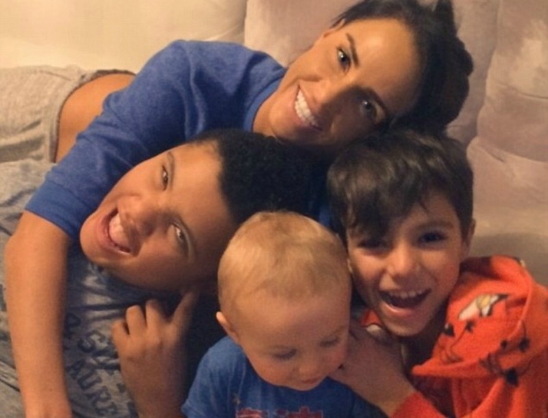 «Εγώ και τα όμορφα μωρά μου»: Η Katie Price μοιράζεται μια γλυκιά οικογενειακή στιγμή με τα 5 παιδιά της «Εγώ και τα όμορφα μωρά μου»: Η Katie Price μοιράζεται μια γλυκιά οικογενειακή στιγμή με τα 5 παιδιά της