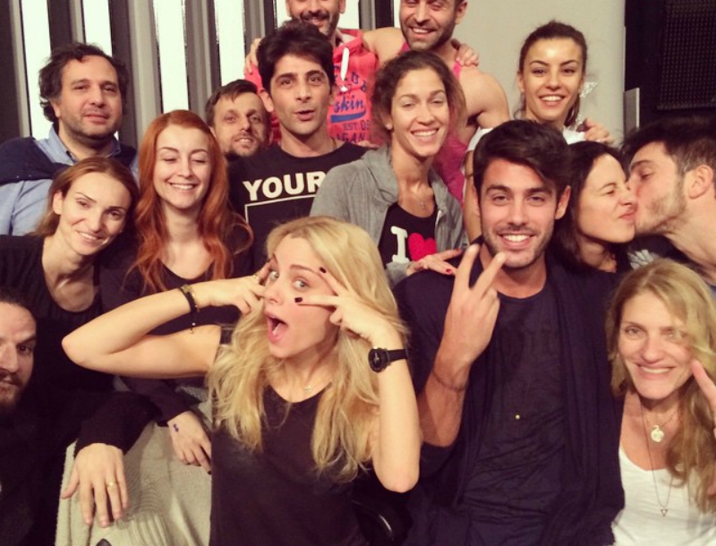 Η παρέα του Dancing μας εύχεται Χρόνια Πολλά από το studio με μια selfie! Η παρέα του Dancing μας εύχεται Χρόνια Πολλά από το studio με μια selfie!