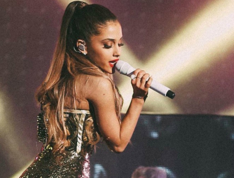So hot! Ariana Grande είσαι τόσο sexy που όλες θέλουμε το κορμί σου! So hot! Ariana Grande είσαι τόσο sexy που όλες θέλουμε το κορμί σου!
