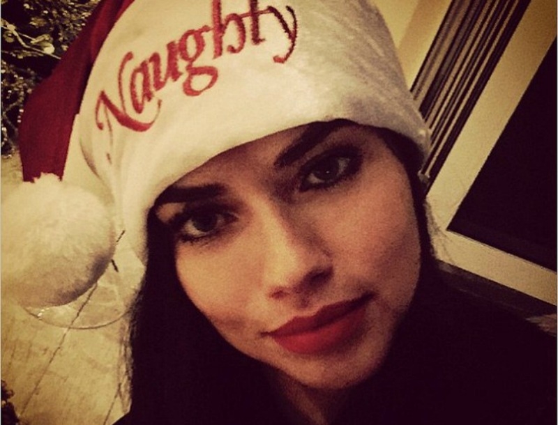 Πώς περνάνε οι celebrities τα Χριστούγεννα: Η Adriana Lima φλερτάρει και η Jessica Chastain ψήνει μπισκότα Πώς περνάνε οι celebrities τα Χριστούγεννα: Η Adriana Lima φλερτάρει και η Jessica Chastain ψήνει μπισκότα
