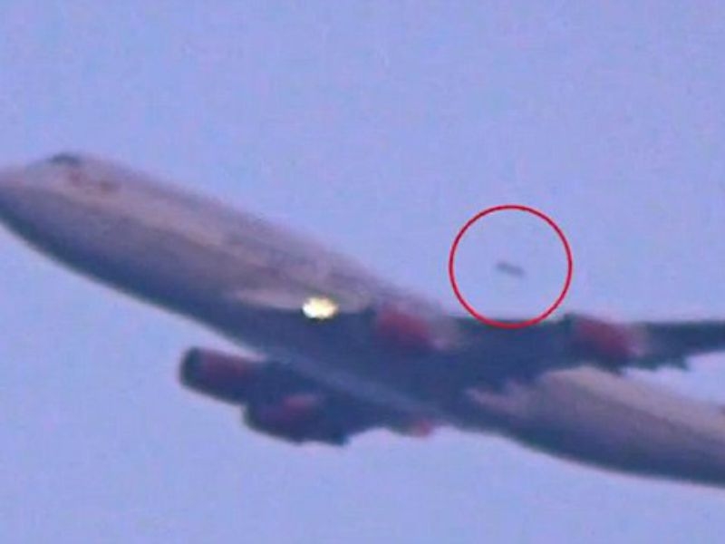 Πρώτη απόδειξη ότι υπάρχουν UFO; Δες καλά αυτή τη φωτογραφία! Πρώτη απόδειξη ότι υπάρχουν UFO; Δες καλά αυτή τη φωτογραφία!