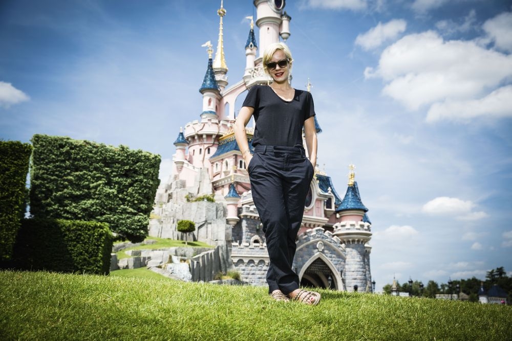 Η Lily Allen ξανά παιδί στην Disneyland Η Lily Allen ξανά παιδί στην Disneyland