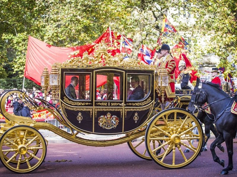 Αυτή είναι υποδοχή! Το Buckingham στους δρόμους για τον Κινέζο πρόεδρο