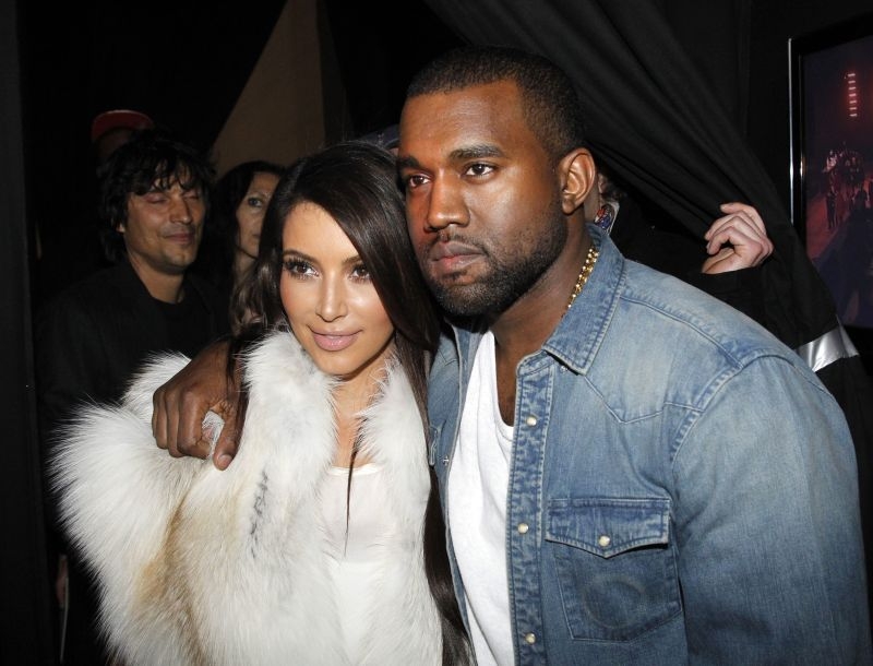 Ποιο διαζύγιο; Φιλί για καληνύχτα της Κim Kardashian στον Kanye West Ποιο διαζύγιο; Φιλί για καληνύχτα της Κim Kardashian στον Kanye West