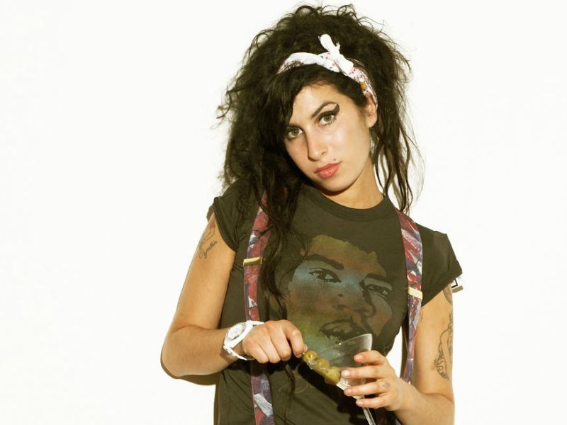 Amy Winehouse: 4 χρόνια μετά τον αιφνίδιο θάνατό της, το #FollowMe θυμάται το φαινόμενο Amy! Amy Winehouse: 4 χρόνια μετά τον αιφνίδιο θάνατό της, το #FollowMe θυμάται το φαινόμενο Amy!