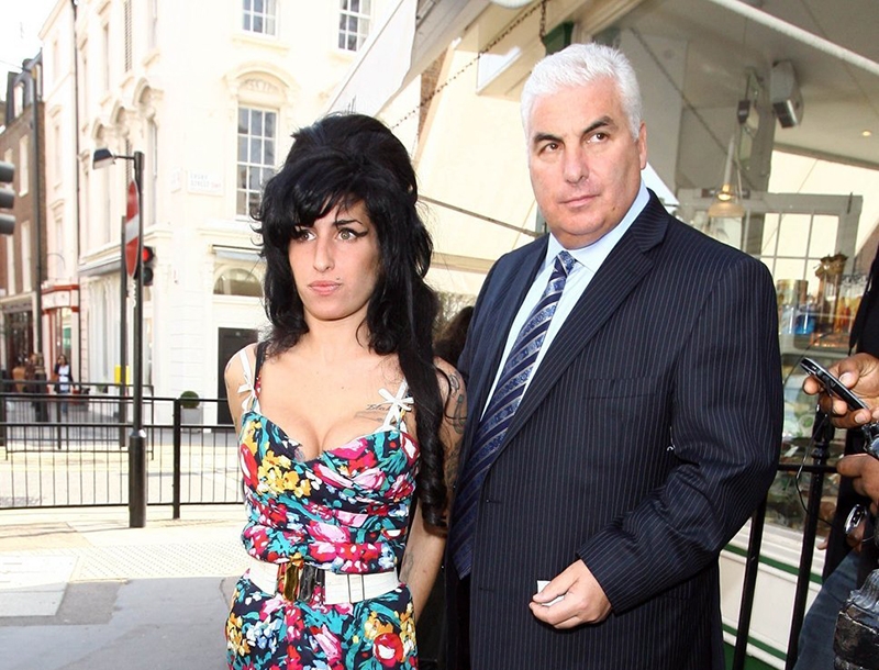 Έξαλλη η οικογένεια της Amy Winehouse με το ντοκιμαντέρ για τη ζωή της Έξαλλη η οικογένεια της Amy Winehouse με το ντοκιμαντέρ για τη ζωή της