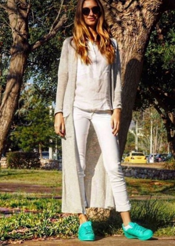 Street style : Η Άννα Πρέλεβιτς υποδέχεται την άνοιξη με total white look Street style : Η Άννα Πρέλεβιτς υποδέχεται την άνοιξη με total white look
