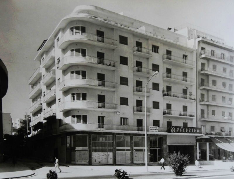 Μία ενδιαφέρουσα ρετροσπεκτίβα για την Αθήνα του ’60 στην Ελληνοαμερικανική Ένωση Μία ενδιαφέρουσα ρετροσπεκτίβα για την Αθήνα του ’60 στην Ελληνοαμερικανική Ένωση