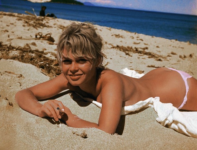 Brigitte Bardot: Οι εραστές, η κατάθλιψη και οι απόπειρες αυτοκτονίας Brigitte Bardot: Οι εραστές, η κατάθλιψη και οι απόπειρες αυτοκτονίας