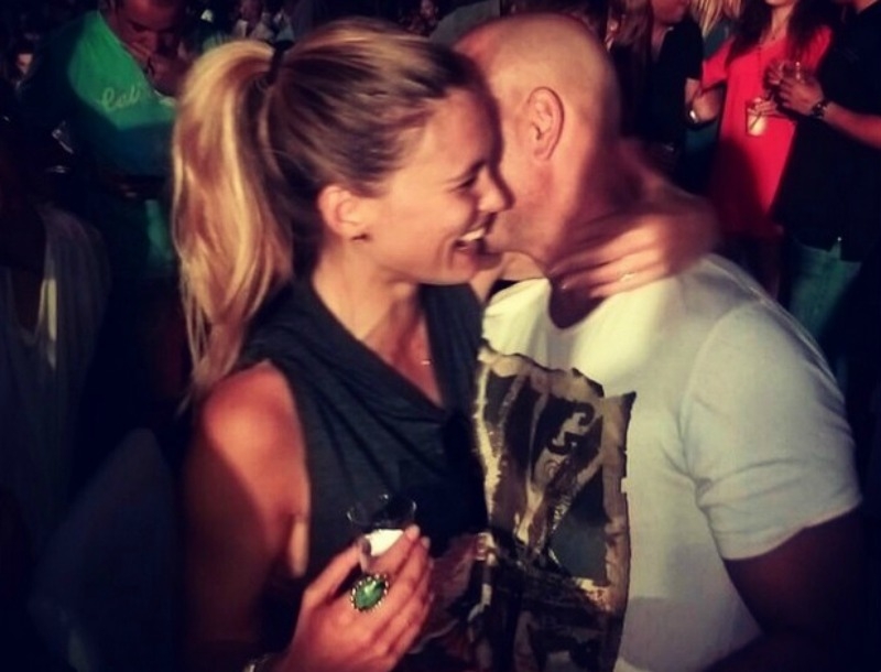 Bar Refaeli: Επιδεικνύει τον έρωτά της στο Instagram Bar Refaeli: Επιδεικνύει τον έρωτά της στο Instagram