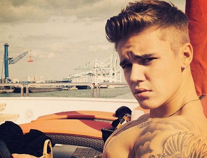 Tα οικογενειακά Χριστούγεννα του Justin Bieber Tα οικογενειακά Χριστούγεννα του Justin Bieber