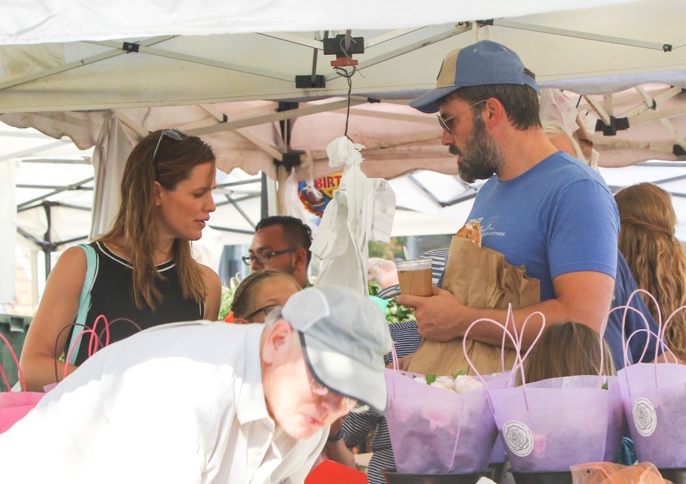 Μαζί για ψώνια Ben Affleck και Jennifer Garner Μαζί για ψώνια Ben Affleck και Jennifer Garner