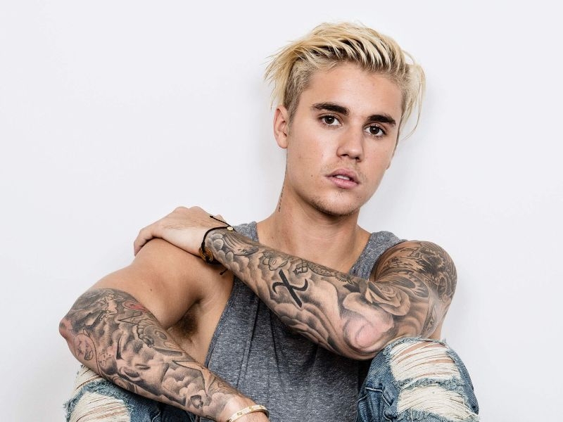 Σώθηκε από θαύμα! Ο Justin Bieber παραλίγο να σκοτωθεί παίζοντας κιθάρα Σώθηκε από θαύμα! Ο Justin Bieber παραλίγο να σκοτωθεί παίζοντας κιθάρα