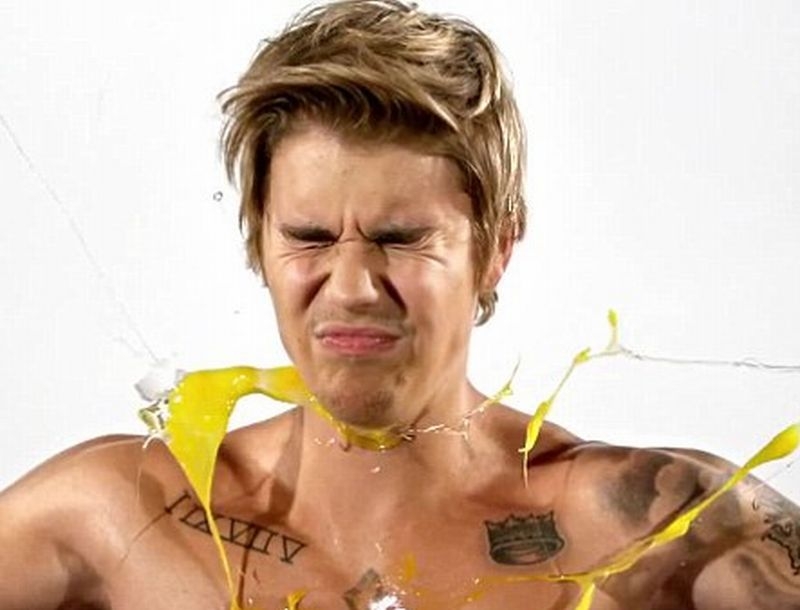 Justin Bieber: Του πέταξαν αυγά! Και το χάρηκε… Justin Bieber: Του πέταξαν αυγά! Και το χάρηκε…