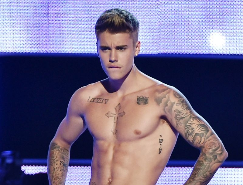 O Justin Bieber κολυμπάει με το μποξεράκι! Ναι, είναι Calvin Klein O Justin Bieber κολυμπάει με το μποξεράκι! Ναι, είναι Calvin Klein