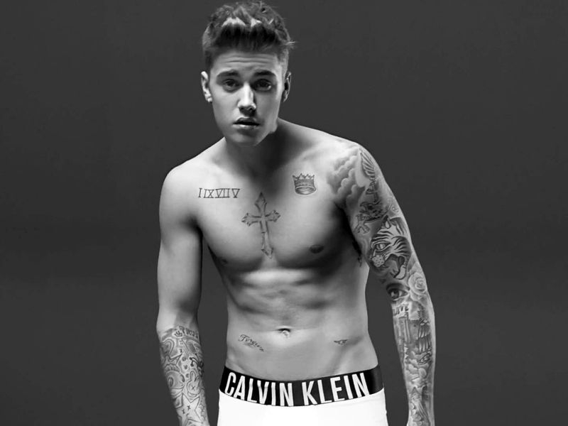 Από το κακό στο χειρότερο! O Calvin Klein απέλυσε τον Justin Bieber Από το κακό στο χειρότερο! O Calvin Klein απέλυσε τον Justin Bieber