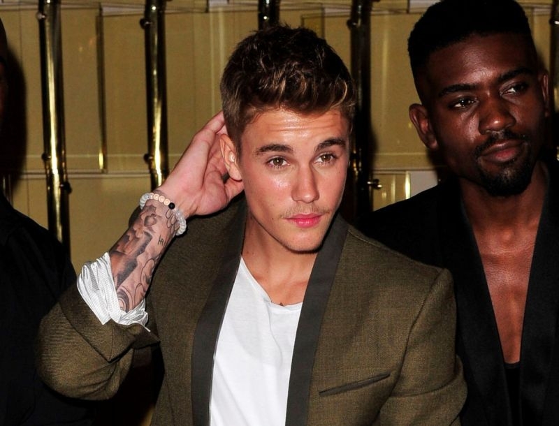 Justin Bieber: Έγινε 21 ετών και το… έκαψε! Justin Bieber: Έγινε 21 ετών και το… έκαψε!