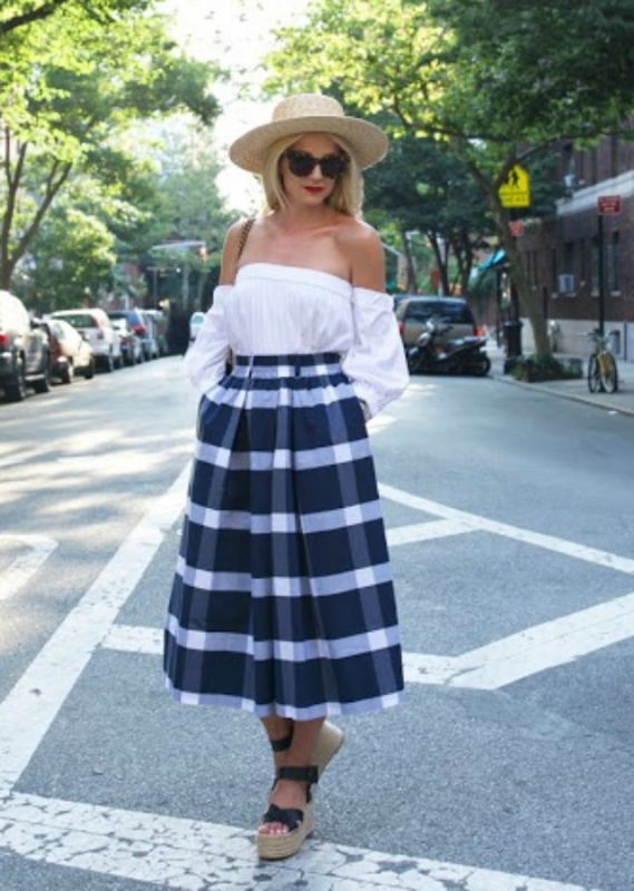 Street style: H Blair Eadie σου δείχνει πως να φορέσεις την καρό φούστα στην πόλη Street style: H Blair Eadie σου δείχνει πως να φορέσεις την καρό φούστα στην πόλη