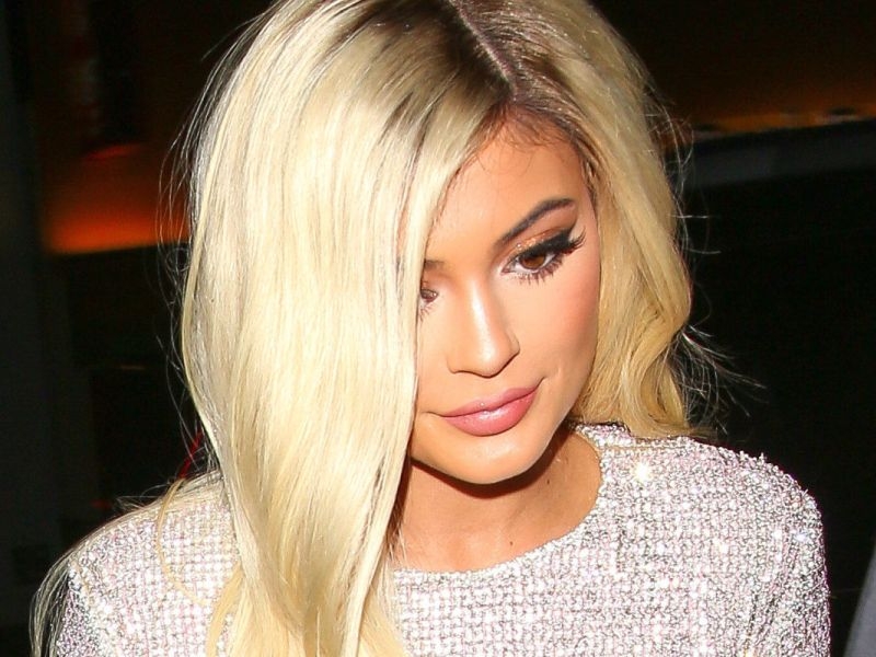 H Kylie Jenner έβαψε κατά λάθος πλατινέ τα μαλλιά της! H Kylie Jenner έβαψε κατά λάθος πλατινέ τα μαλλιά της!